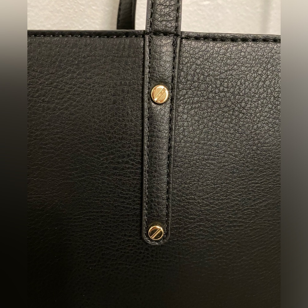 Black back - Picture 2 of 9